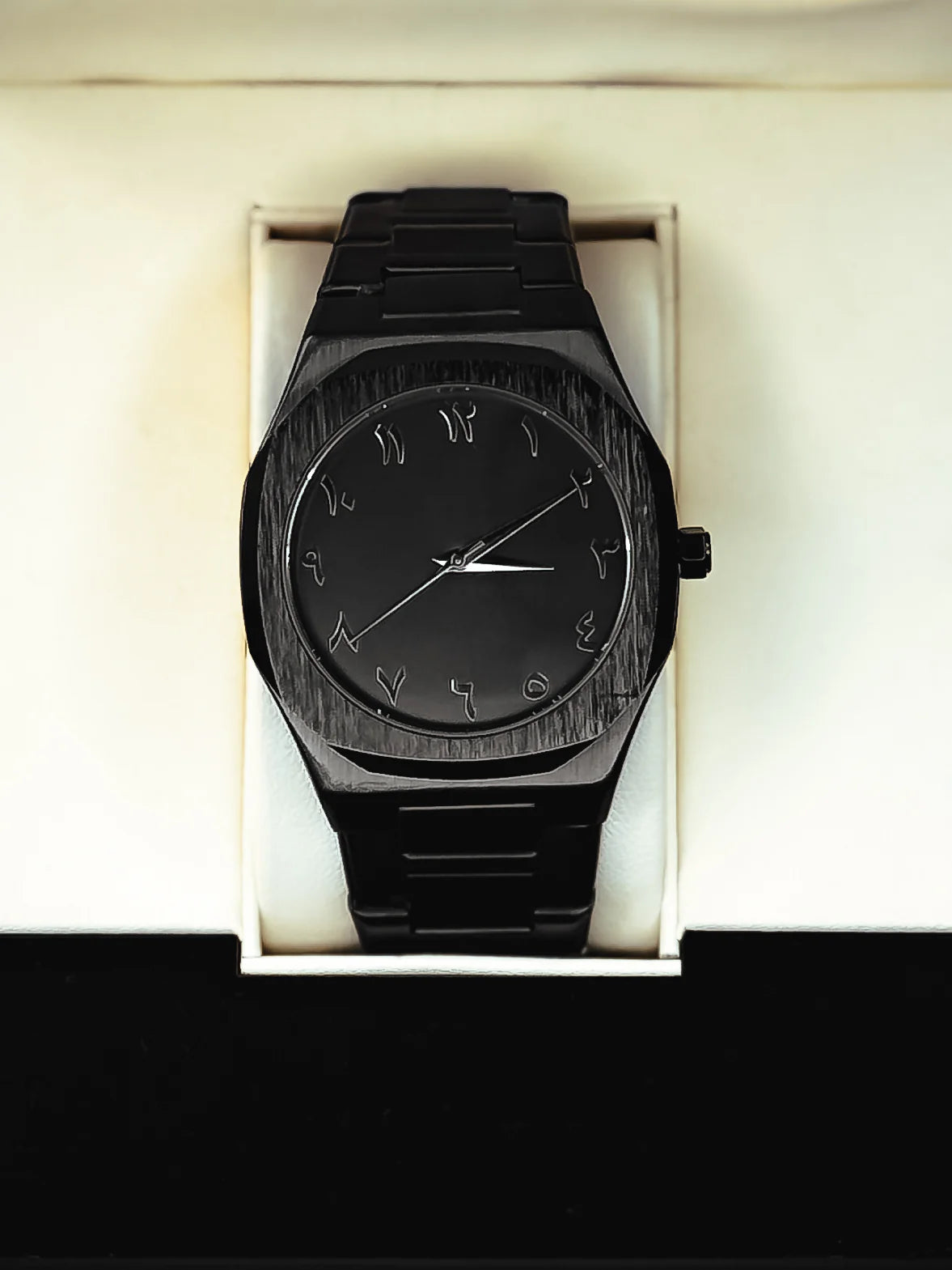 🖤 Black Arabic Aura Watch – Timeless Elegance with Arabic Numerals ⌚✨